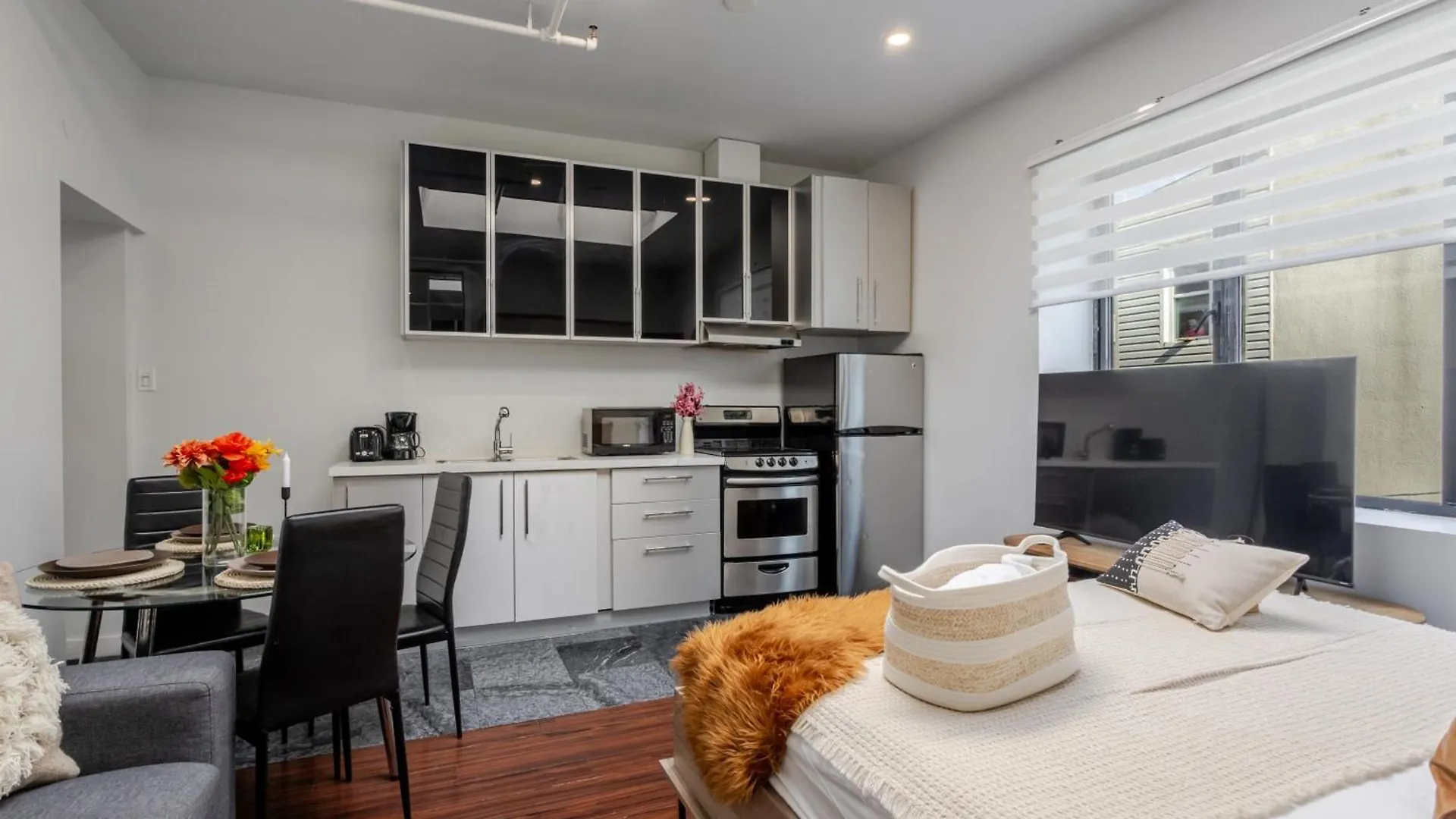 Lägenhet Spacious 1Bdr Mezzanine On Bishop Central Mtl Montréal